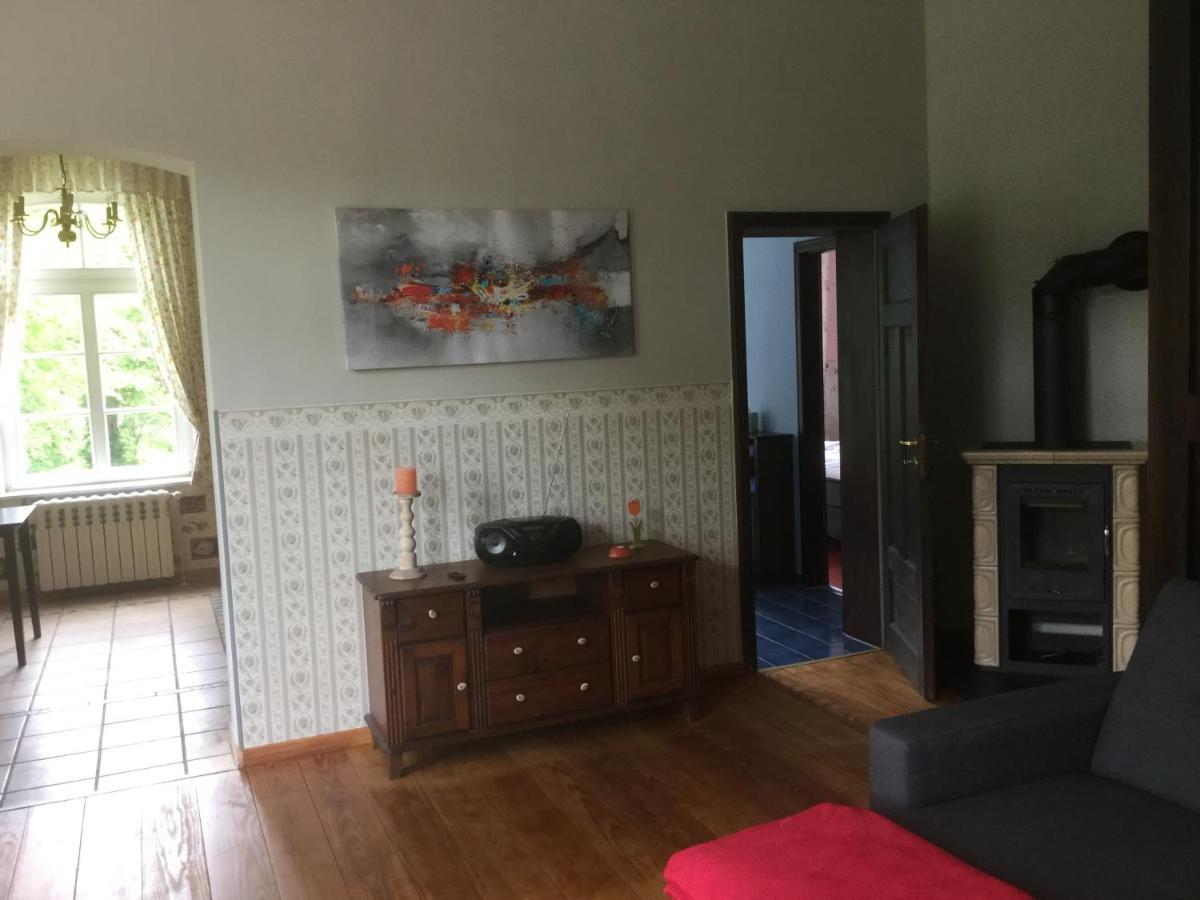 Exklusive Ferienwohnungen Im Gutshaus Viezen Bernitt Extérieur photo