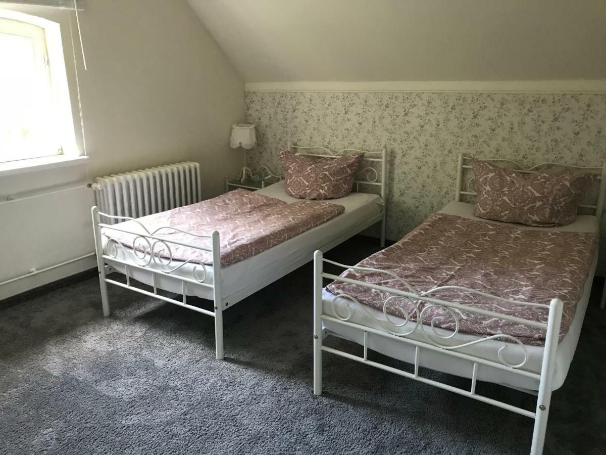 Exklusive Ferienwohnungen Im Gutshaus Viezen Bernitt Extérieur photo